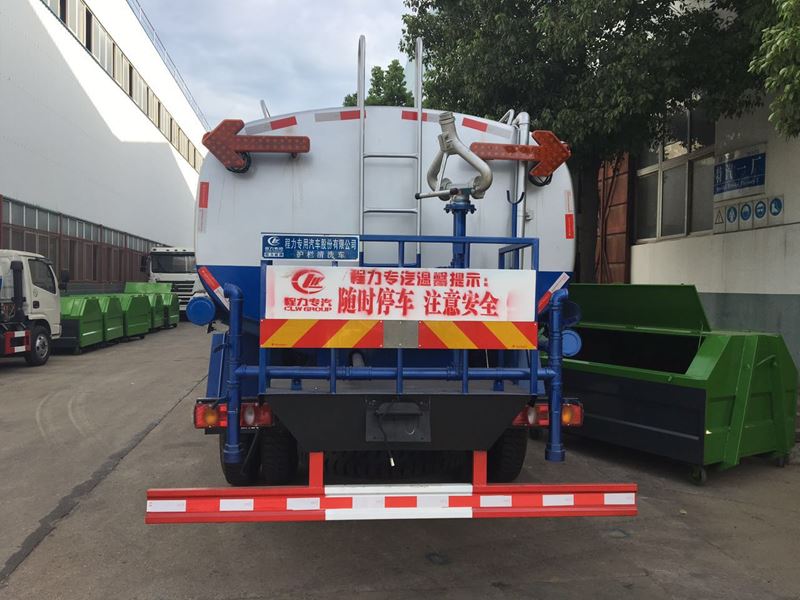 護(hù)欄清洗車圖片 護(hù)欄清洗車圖片