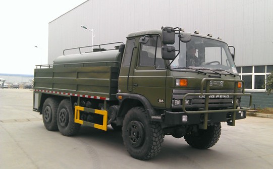 沙漠運(yùn)水車(chē)圖片 沙漠運(yùn)水車(chē)圖片