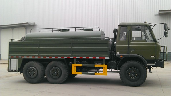 多功能灑水車(chē)——沙漠運(yùn)水車(chē)2