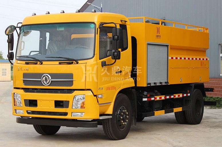 東風(fēng)天錦清洗灑水車圖片 東風(fēng)天錦清洗灑水車圖片