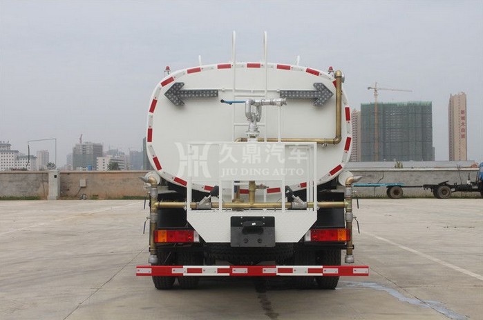 20噸(20方)東風后八輪綠化灑水車價格5