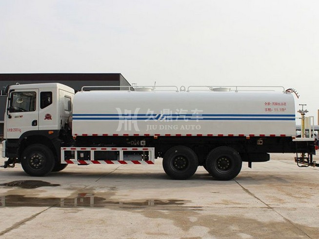 20噸灑水車工作視頻_20噸(20方)東風御龍后雙橋綠化灑水車廠家價格3