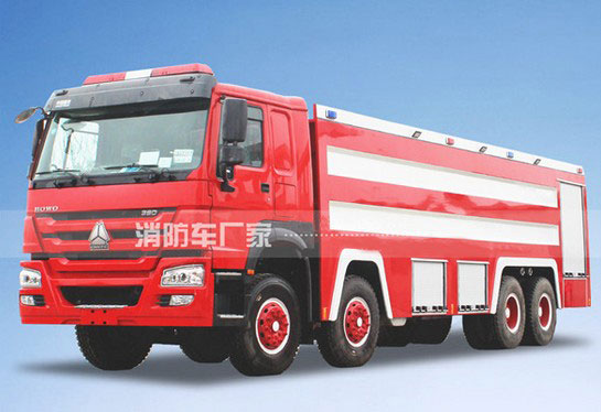 24噸重汽豪沃泡沫消防車價(jià)格3