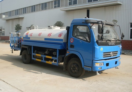 多功能灑水車生產(chǎn)廠家_8噸東風(fēng)多利卡農(nóng)藥噴灑車價(jià)格4