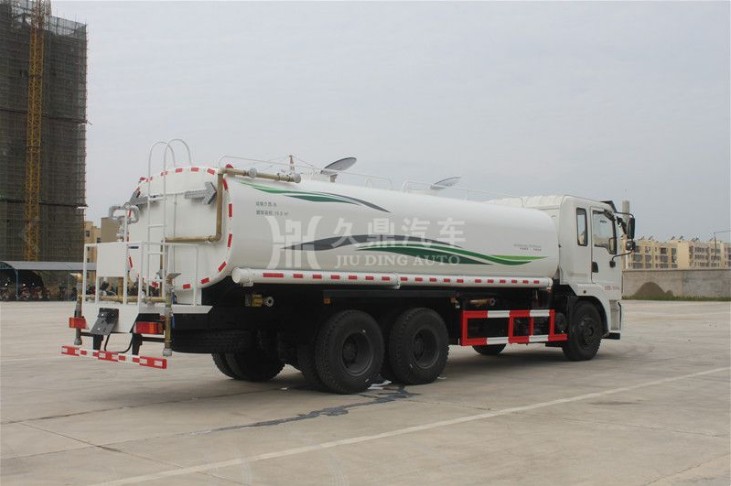 環(huán)衛(wèi)灑水車租賃_東風(fēng)商用15噸環(huán)衛(wèi)灑水車3