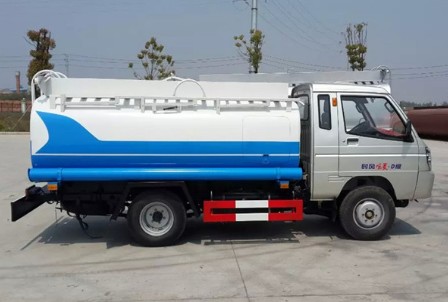 小型灑水車(chē)視頻_3噸時(shí)風(fēng)風(fēng)菱小型灑水車(chē)3