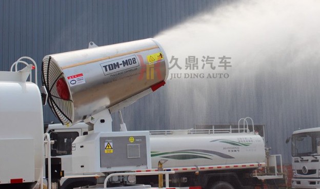 東風(fēng)天錦多功能抑塵車廠家價格4