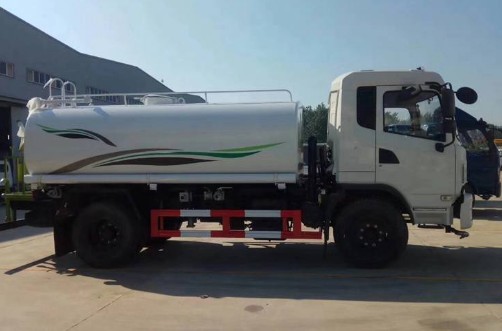 東風(fēng)專底新款12噸綠化灑水車廠家價格3