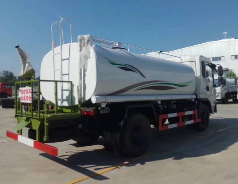 東風(fēng)專底新款12噸綠化灑水車廠家價格4