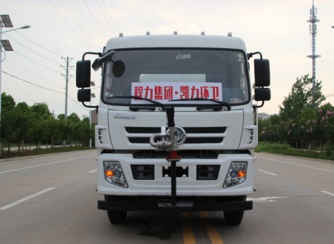 東風御虎12噸灑水車高清圖片 東風御虎12噸灑水車高清圖片