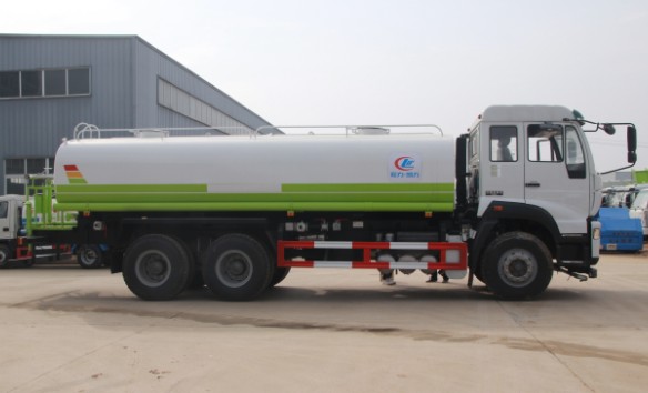 ����˹̫�����݆18����ˮ܇(ch��)����DƬ