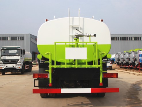 重汽斯太爾后八輪18噸灑水車(chē)高清圖片 重汽斯太爾后八輪18噸灑水車(chē)高清圖片