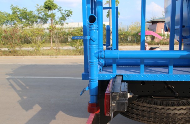 東風專底消防灑水車高清圖片 東風專底消防灑水車高清圖片