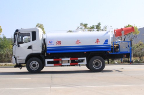 東風(fēng)大運霧炮車高清圖片 東風(fēng)大運霧炮車高清圖片