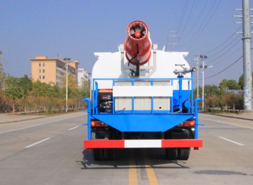 東風(fēng)大運霧炮車高清圖片 東風(fēng)大運霧炮車高清圖片