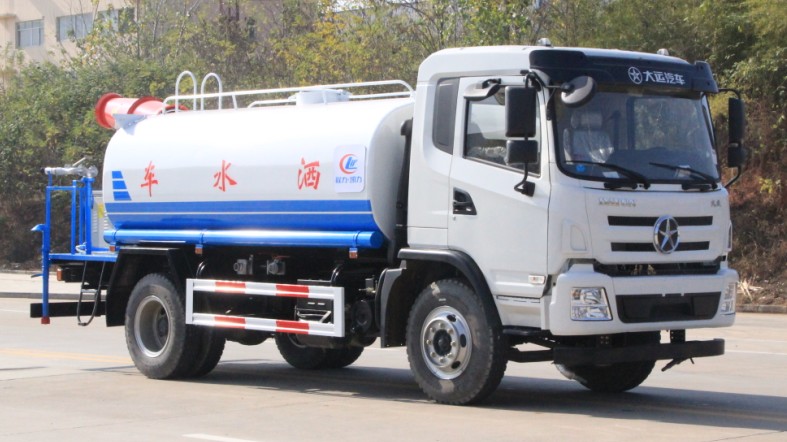 東風(fēng)大運霧炮車高清圖片 東風(fēng)大運霧炮車高清圖片