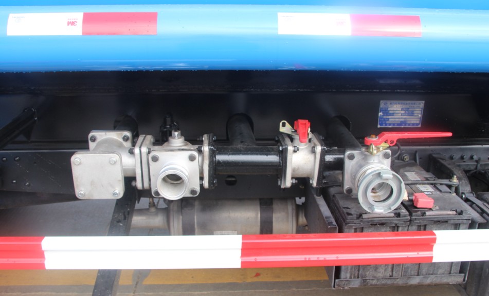 5方東風多利卡霧炮車(朝柴發動機)高清圖片 5方東風多利卡霧炮車(朝柴發動機)高清圖片