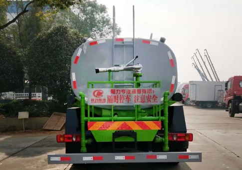 �๦�ܞ�ˮ܇-12���|�L(f��ng)���\����ѩ�Lˢ��ˮ܇3