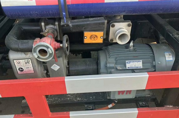 新能源小型灑水車_東風凱普特5方純電動小型灑水車2