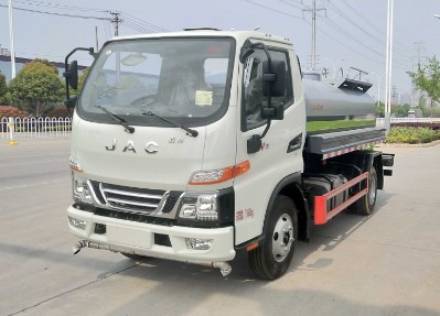 國(guó)六5方江淮駿鈴V3灑水車(chē) 國(guó)六5方江淮駿鈴V3灑水車(chē)