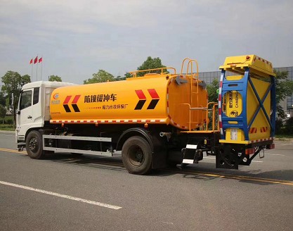 國六東風(fēng)天錦多功能灑水車帶防撞緩沖車功能 國六東風(fēng)天錦多功能灑水車帶防撞緩沖車功能