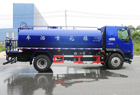 15噸灑水車多少錢一臺_國六15方東風(fēng)柳汽乘龍L3綠化灑水車廠家價格4