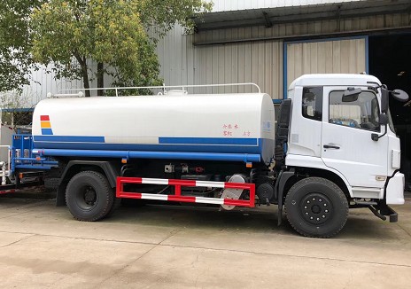 15噸灑水車型號(hào)及價(jià)格_國六15方東風(fēng)隨專D913綠化灑水車廠家價(jià)格4