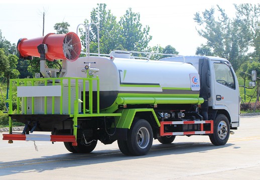 5噸灑水車型號及價格_國六5噸東風(fēng)多利卡帶霧炮灑水車廠家價格4