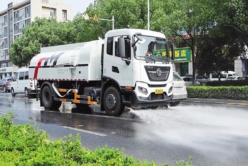 新能源電動灑水車圖片 新能源電動灑水車圖片