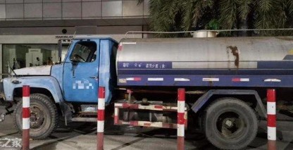 老款尖頭東風EQ140灑水車 老款尖頭東風EQ140灑水車