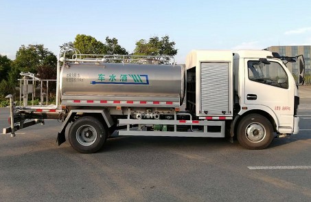 4.5噸東風(fēng)電動灑水車 4.5噸東風(fēng)電動灑水車