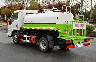 ����2.7������r��С��֮��2�{�ƞ�ˮ܇�DƬ