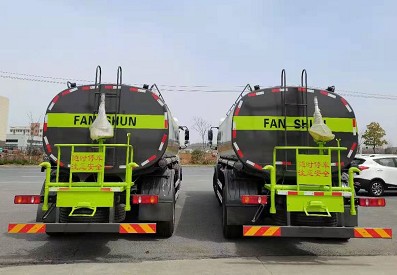 ����20���|�L(f��ng)���\С���S��ˮ܇�෽λ�DƬ