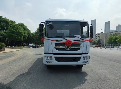 東風股份灑水車圖片 東風股份灑水車圖片