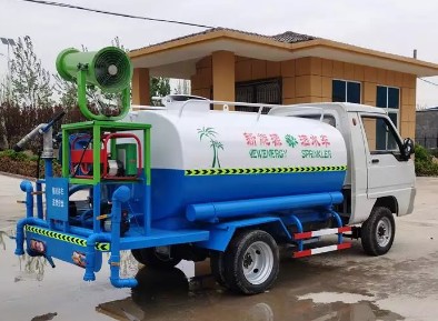 小型電動(dòng)四輪灑水車圖片 小型電動(dòng)四輪灑水車圖片