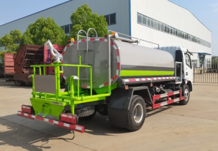 國(guó)六東風(fēng)福瑞卡天然氣灑水車(chē)多方位圖片 國(guó)六東風(fēng)福瑞卡天然氣灑水車(chē)多方位圖片