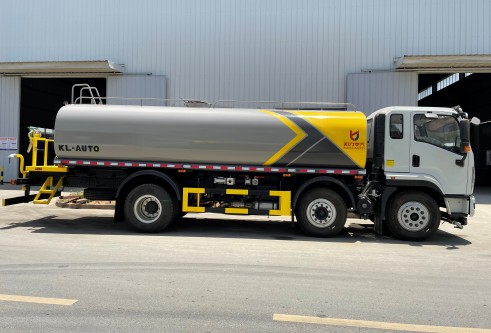 國六大運新款致勝小三軸20方灑水車 國六大運新款致勝小三軸20方灑水車