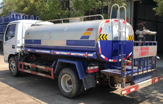 二手東風(fēng)多利卡5方灑水車_二手5方灑水車4