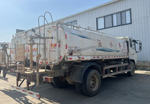 二手東風(fēng)天錦灑水車_二手15方東風(fēng)天錦灑水車4