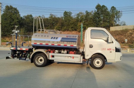 東風(fēng)華神新能源2.2方灑水車(chē) 東風(fēng)華神新能源2.2方灑水車(chē)