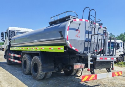 二手東風(fēng)天龍后八輪灑水車_二手20方灑水車4